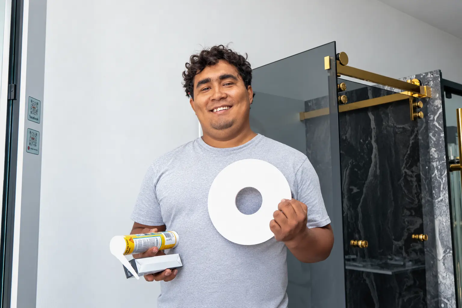 Cinta, sellador y accesorios de instalación listos para entrega